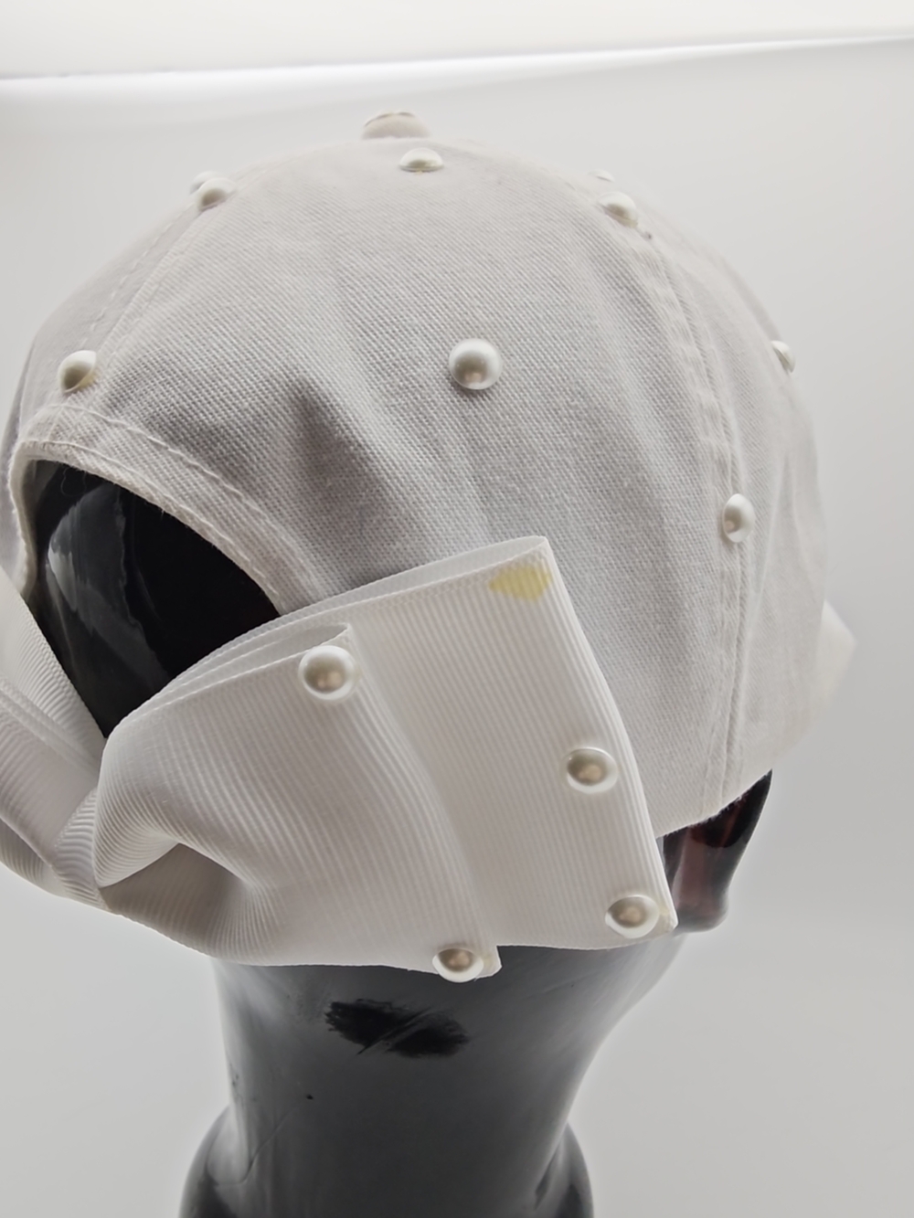 White Pearl-Embellished Bow Baseball Cap - Women - Picture 8 of 9